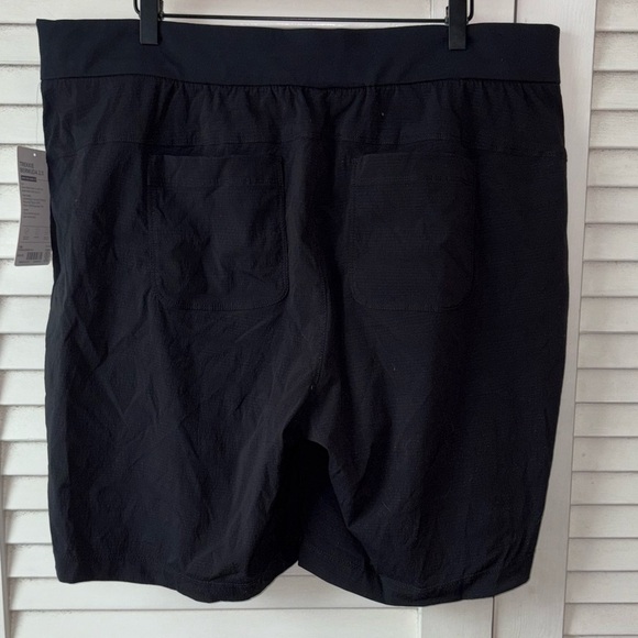 NWT Athleta Trekkie Bermuda 2.0 Nylon Shorts size 18 Outdoor Hiking Ripstop - Picture 4 of 4